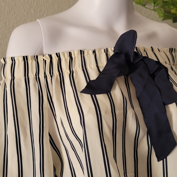 JCREW Off Shoulder Blouse - Picture 3 of 7
